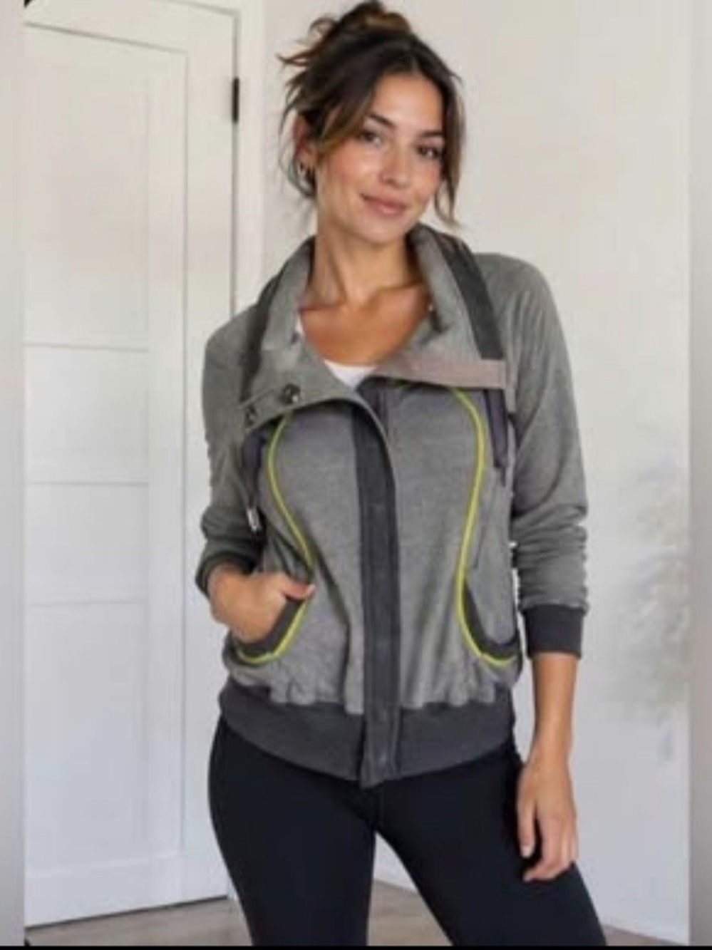 Women's Gray Zip-Up Bomber Jacket with Contrasting Trim, Size 4